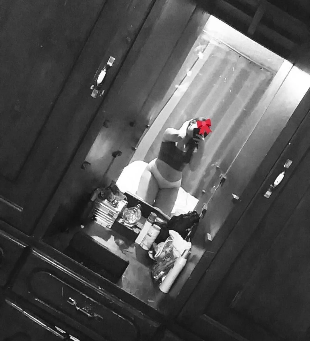 En novio no sabe lo que envía la puta de su novia a sus exs image 15