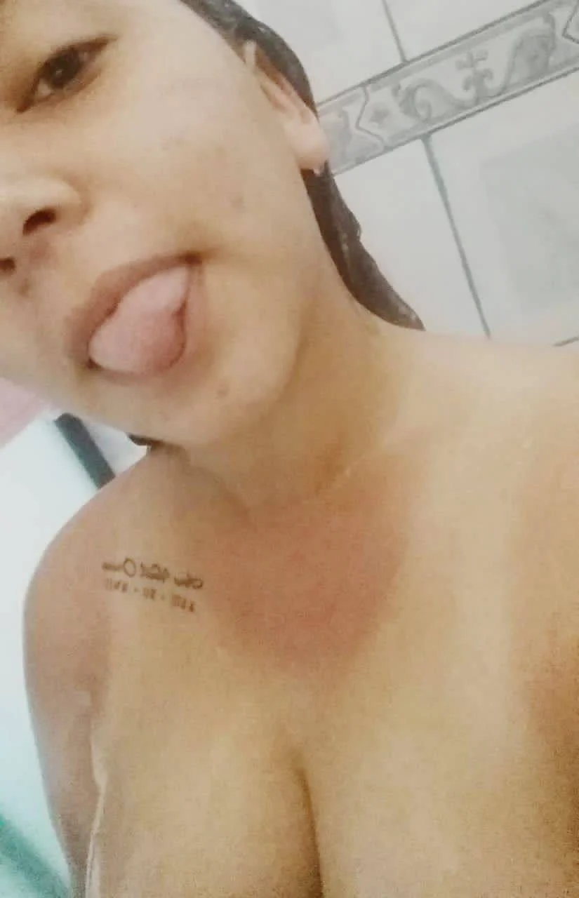 En novio no sabe lo que envía la puta de su novia a sus exs image 19