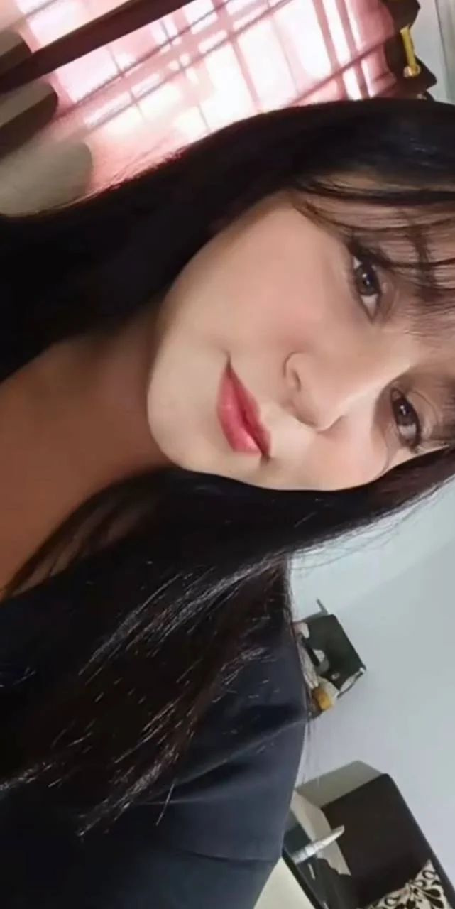 En novio no sabe lo que envía la puta de su novia a sus exs image 30
