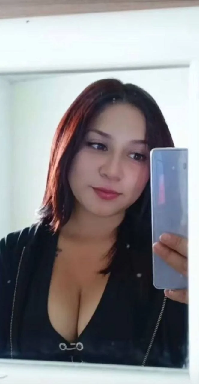 En novio no sabe lo que envía la puta de su novia a sus exs image 31