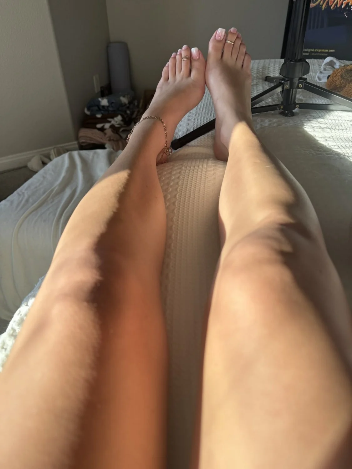 ivoryftxo beautiful feet Pt 2 image 3