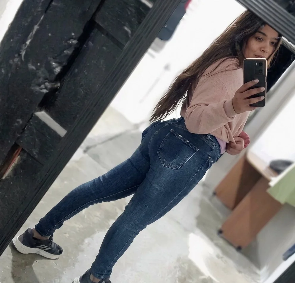 Exhibiendo la suegra de un usuario.Tiene una cara de puta que rico 😋 image 6