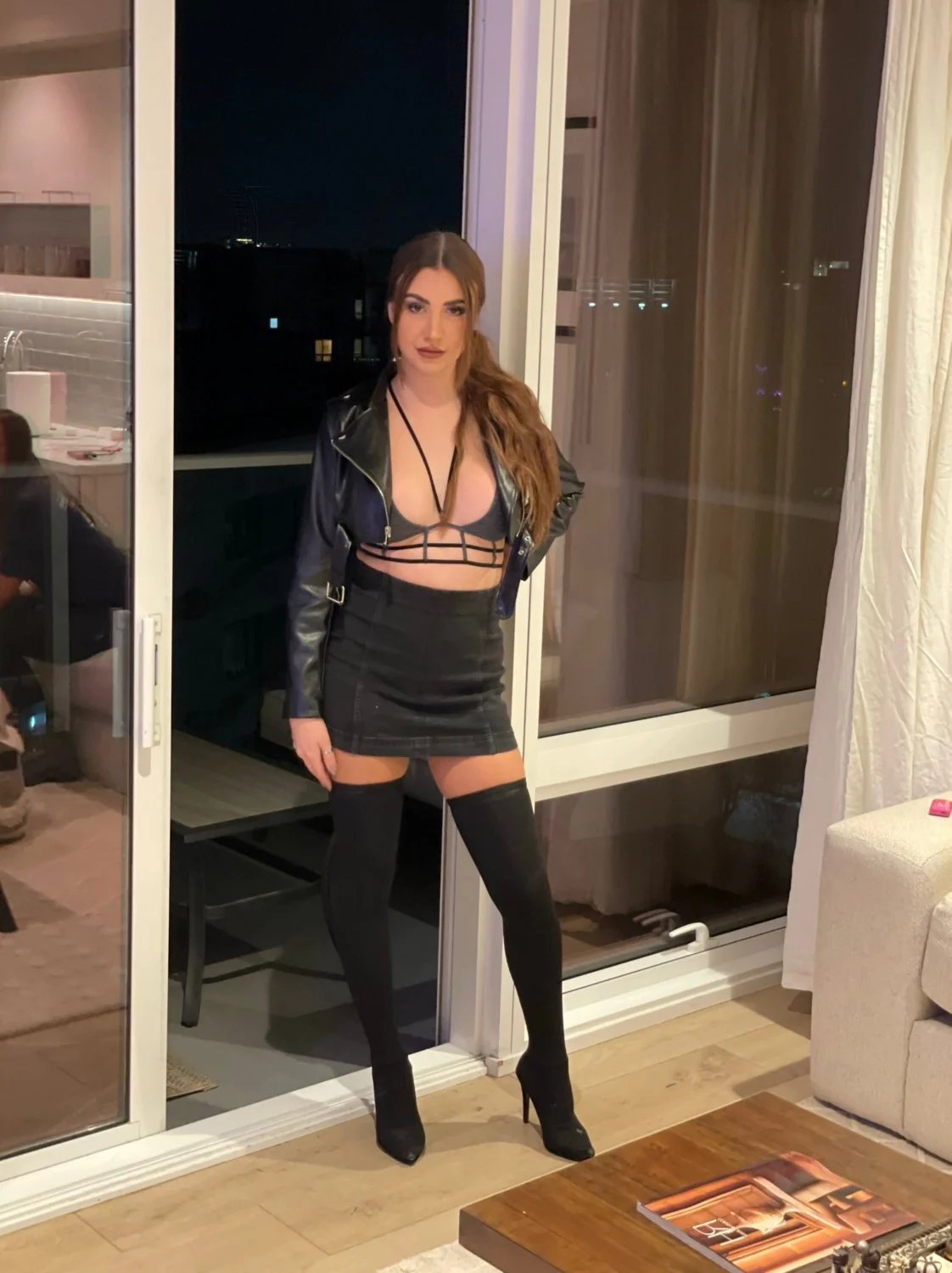 Party with this outfit so I can grab men's attention image 2