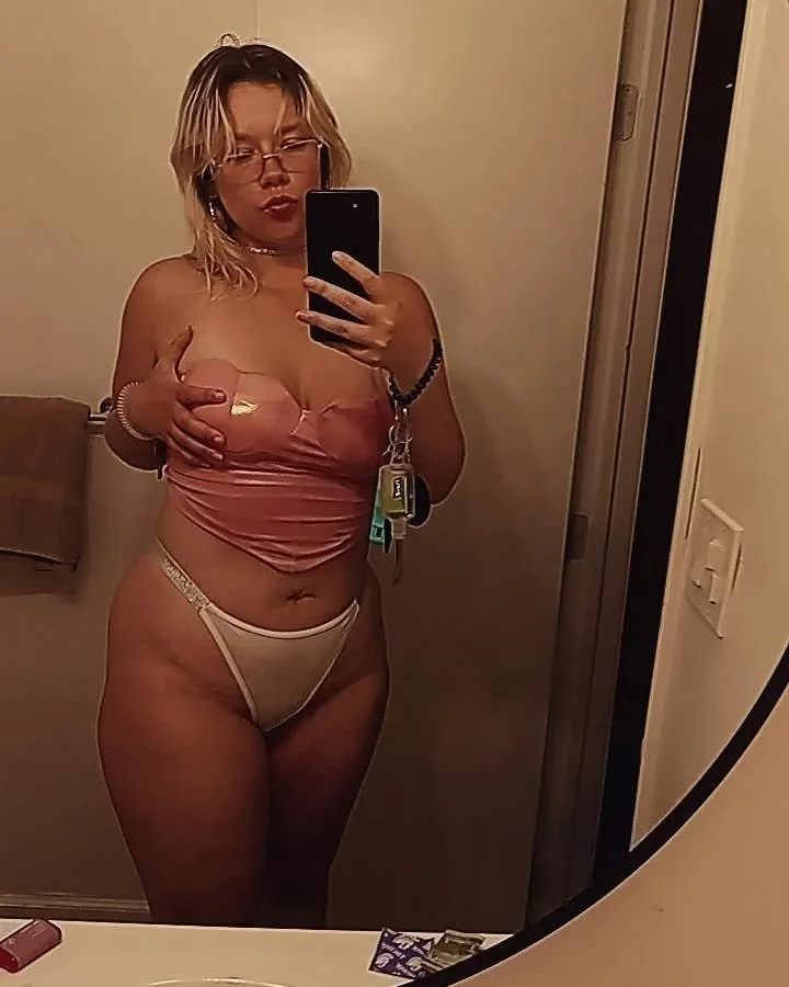 PAWG Street Whore image 13