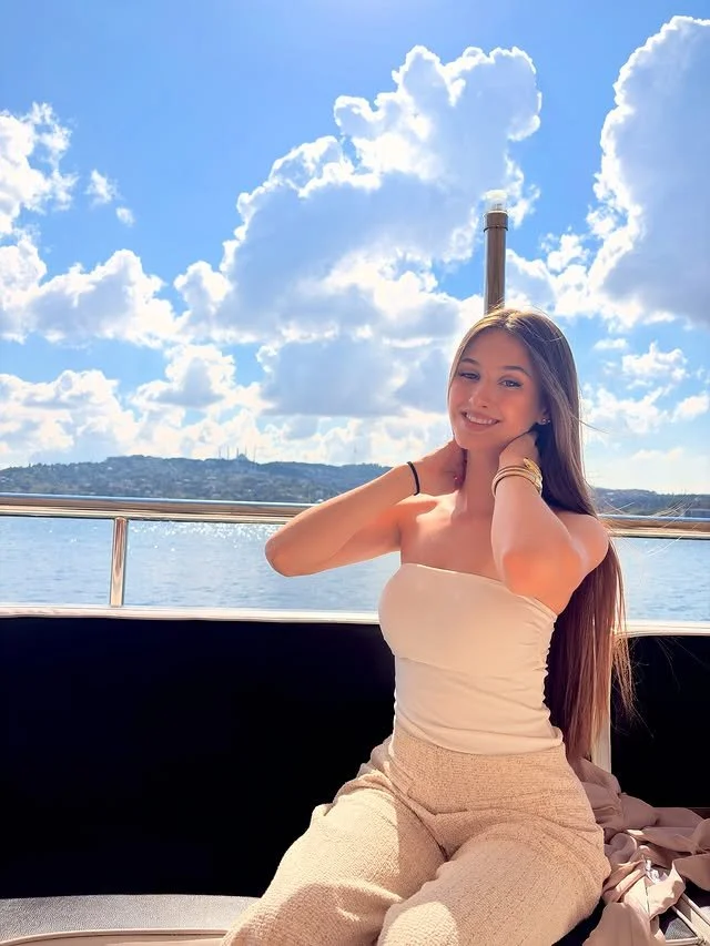 Bosnian whore Sabira H. image 5