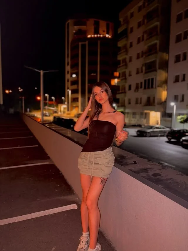 Bosnian whore Sabira H. image 9