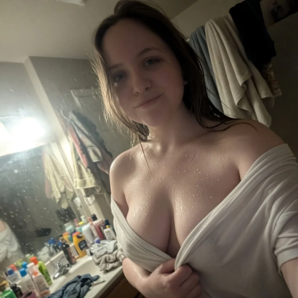 Saggy, big tit whore image 3