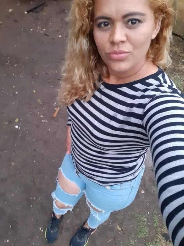Elizabeth selfie image 6