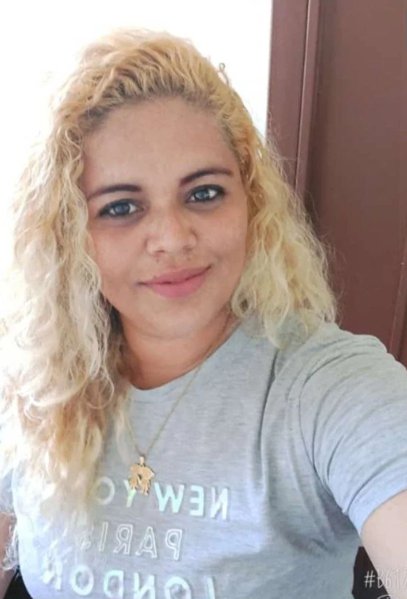 Elizabeth selfie image 7