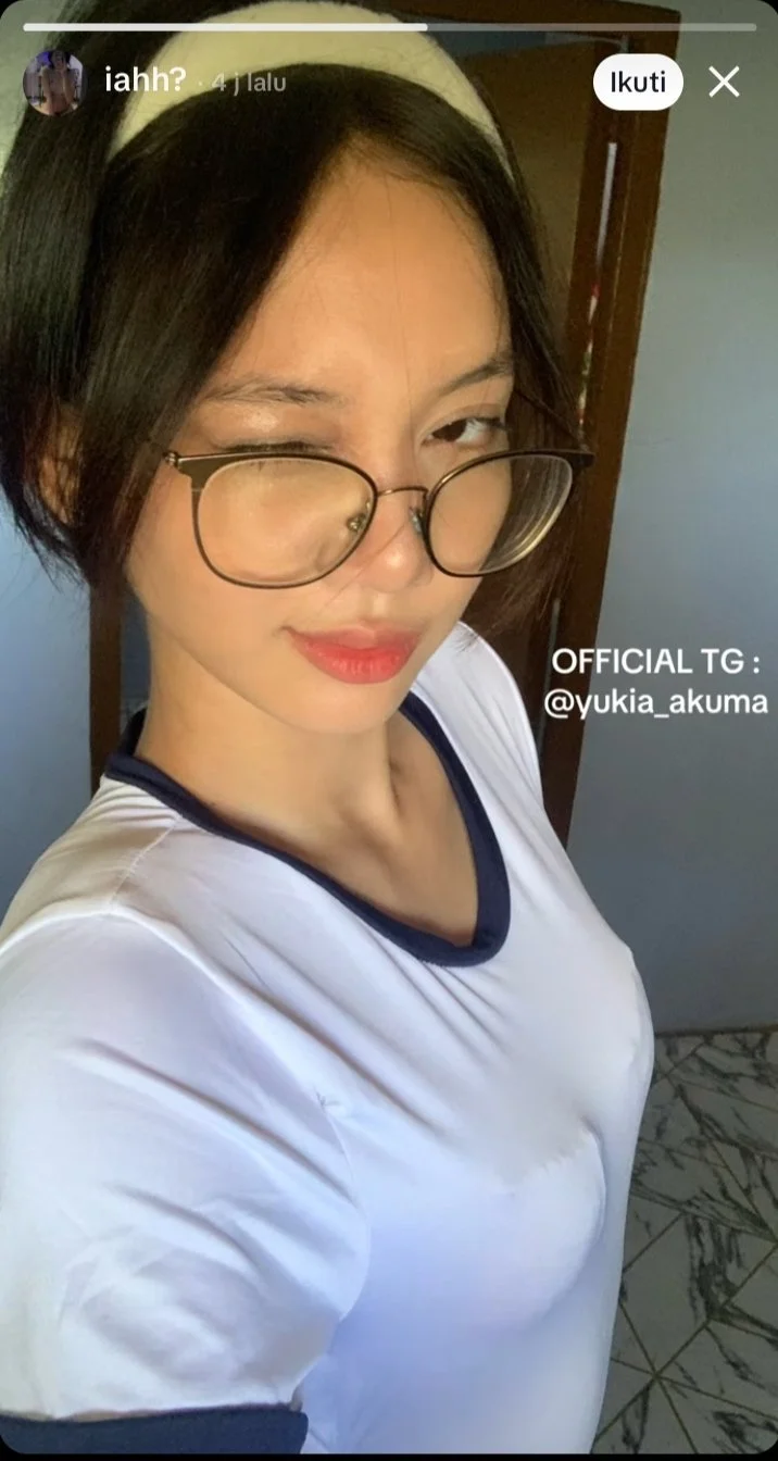 Asian Teen With Nice Ass image 8