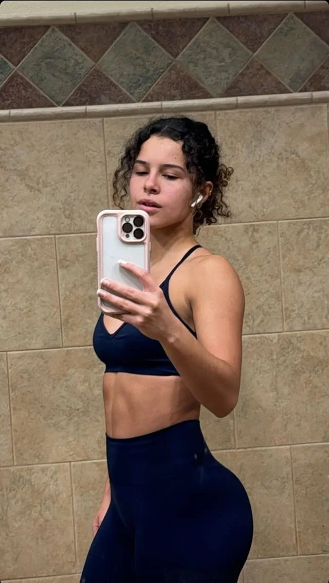 Gabriella saraivah gostosa🤤😍 image 10
