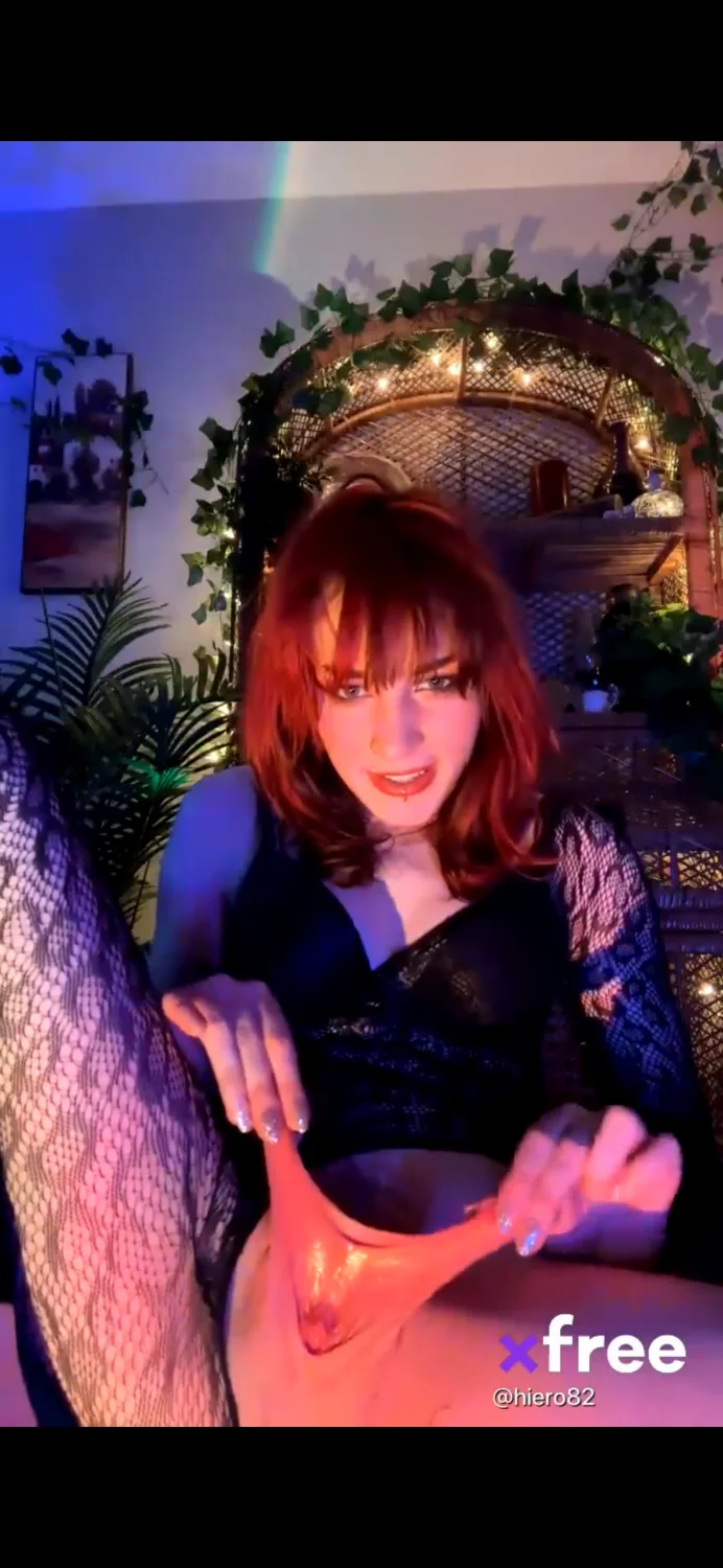 Cute redhead Tara stretching her long meaty coochie 🥵🔥 image 2