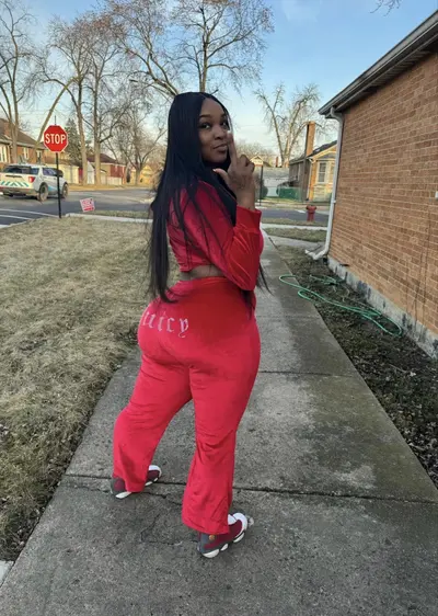 Who’s mom is this ? cover image