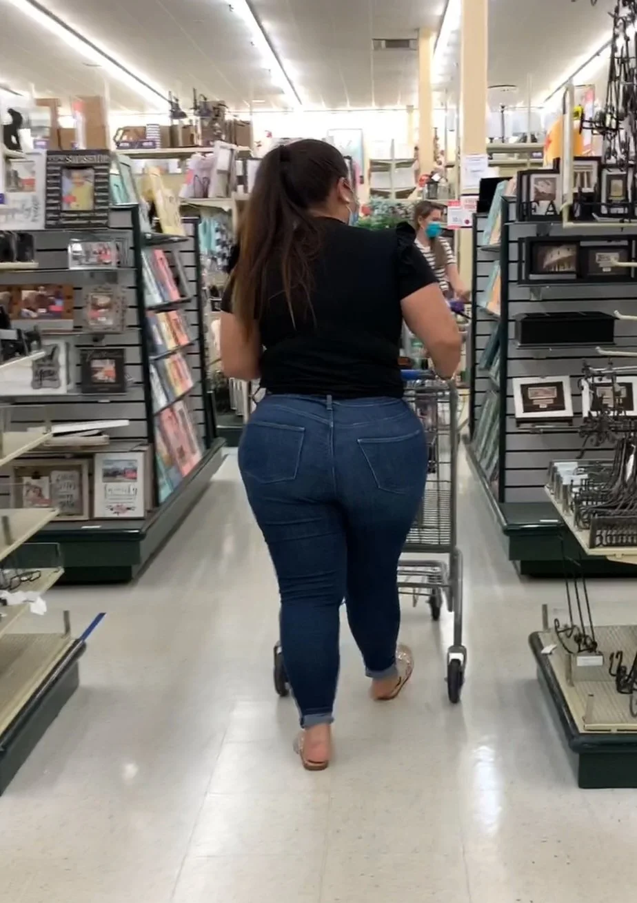 BBW Latina in Jeans image 1
