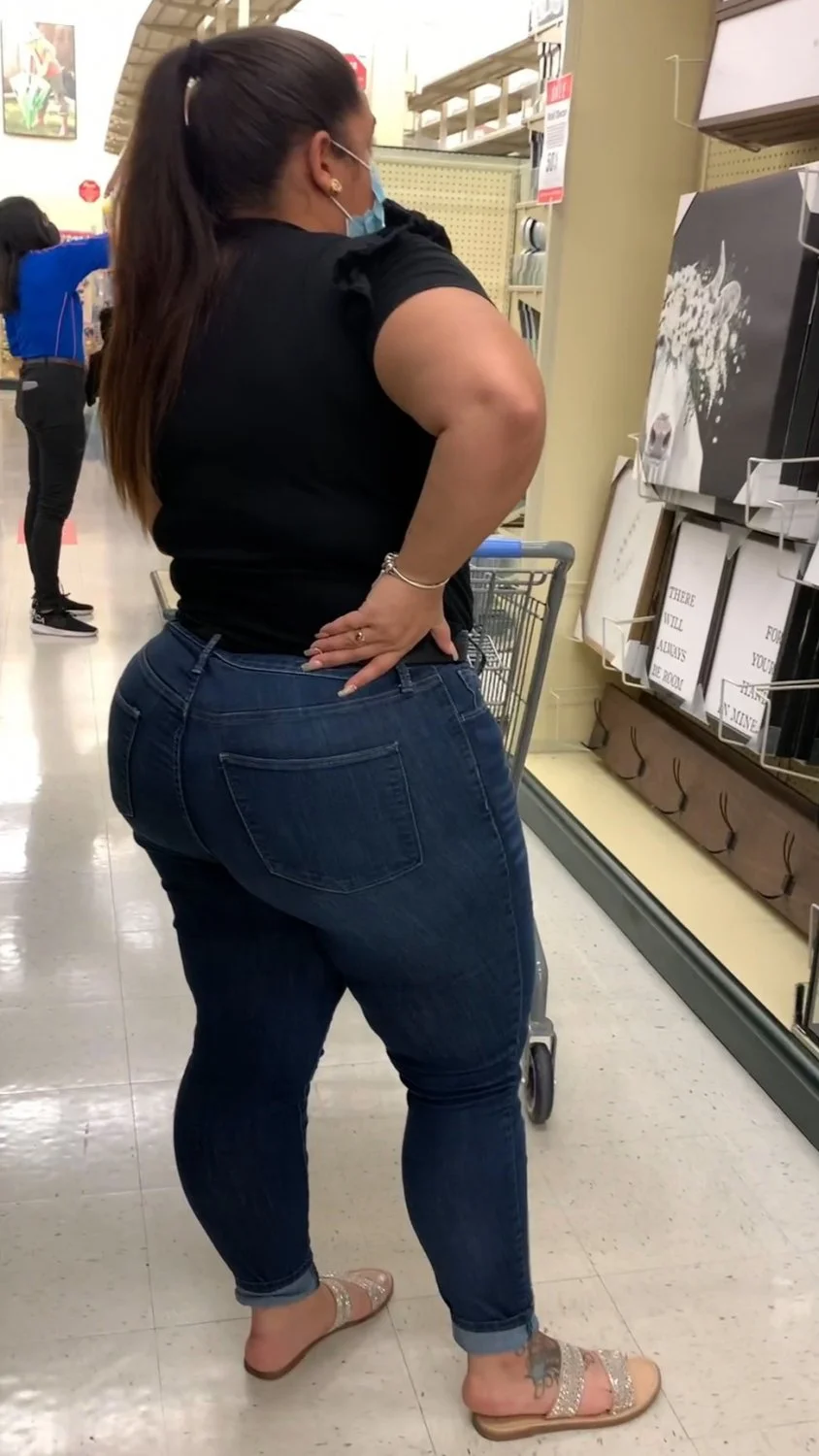 BBW Latina in Jeans image 3