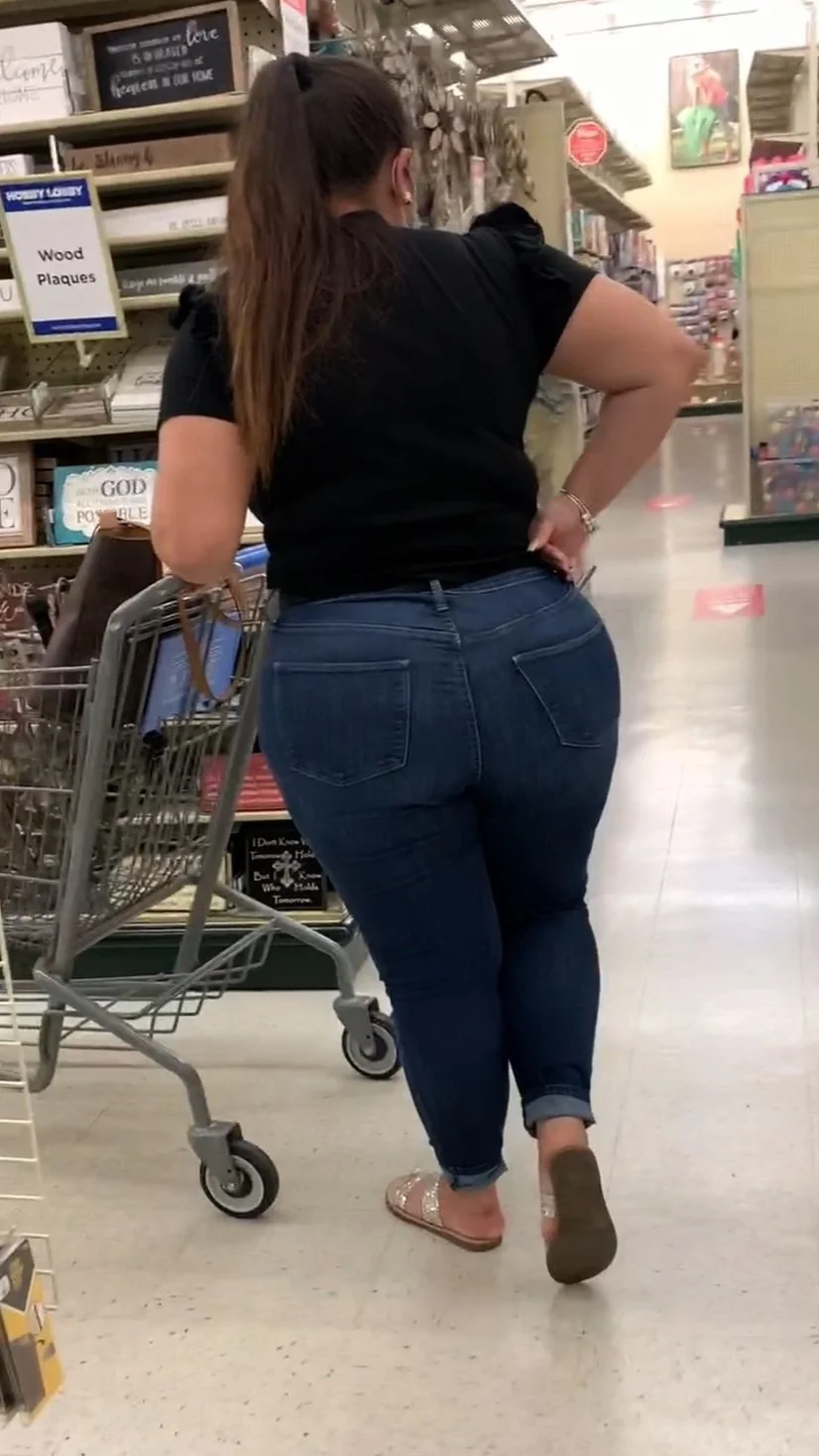 BBW Latina in Jeans image 5