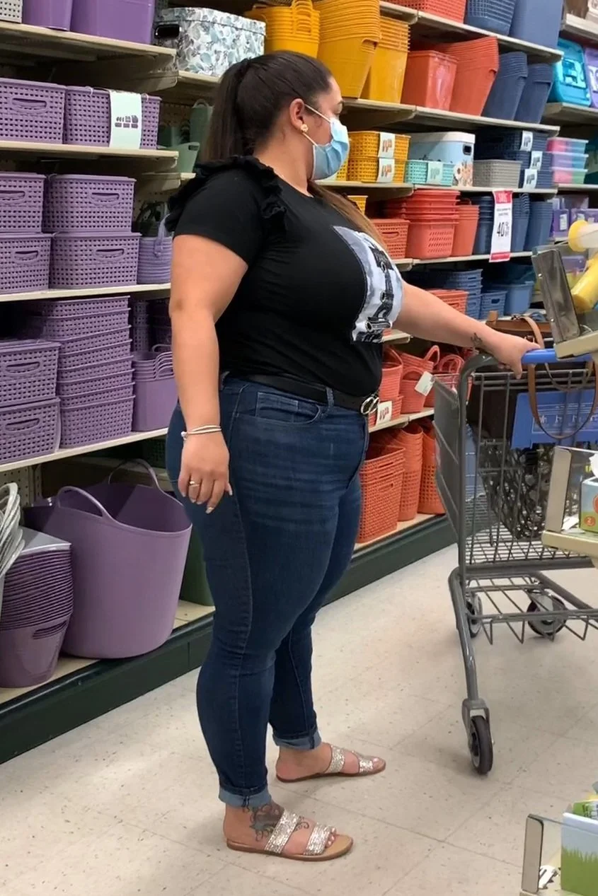 BBW Latina in Jeans image 6