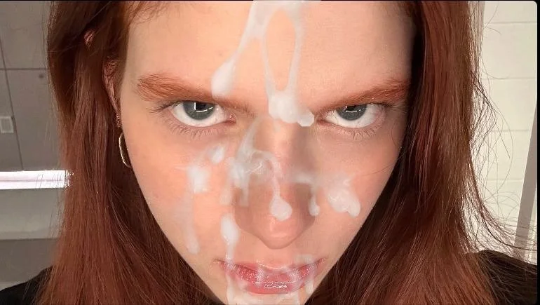 Novinha ruiva ama gozada na cara Duda Vaz redhead ginger Eduarda Vaz cumslut main image