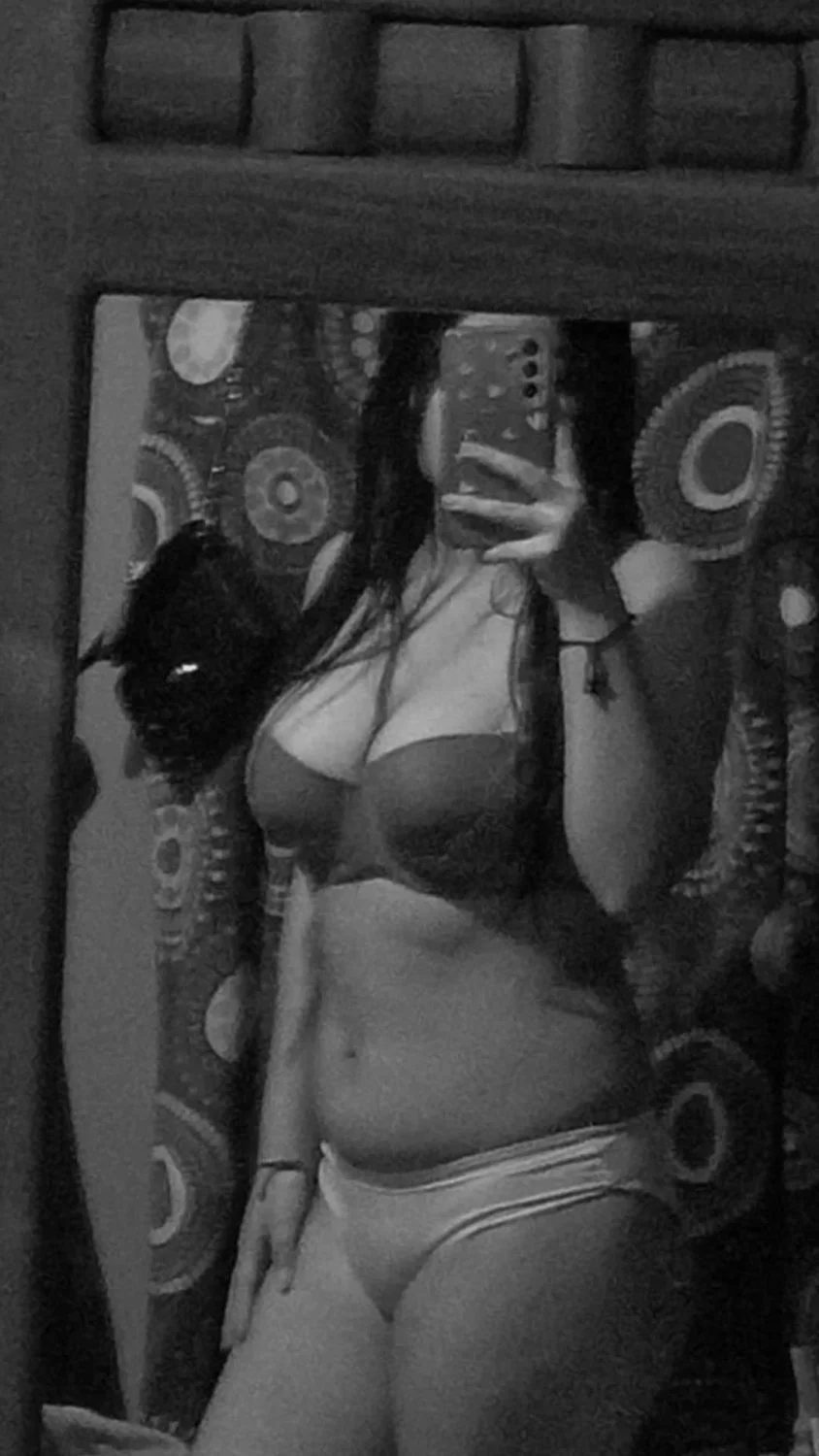 Hermosa tetona image 24