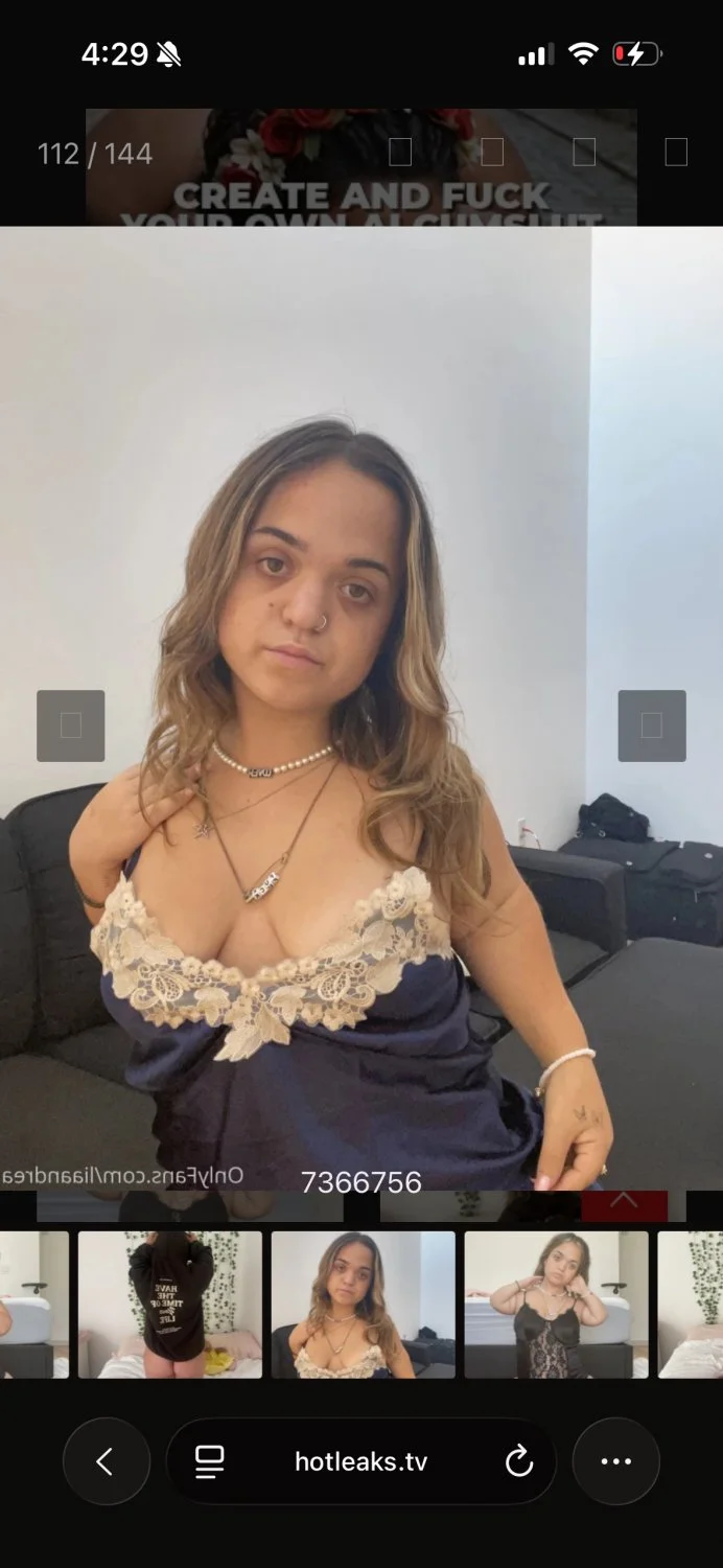 Lia midget image 18