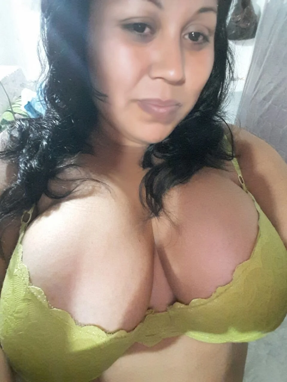 Madurota mexicana después de comer image 2