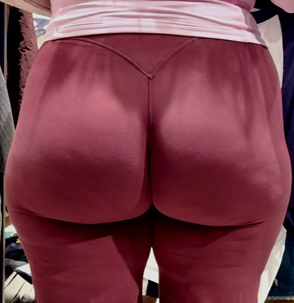 Thick Latina Dumptruck image 5