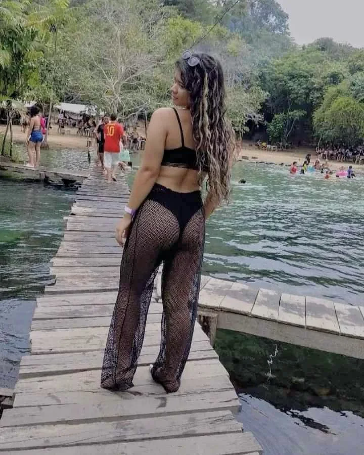 Putinha vazada no banho image 2