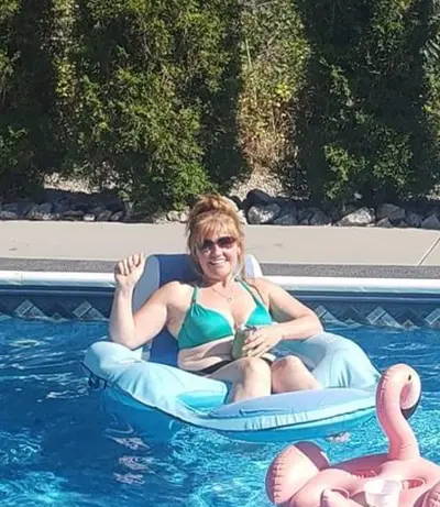 Cuckson exposing milf mom in bikini part 1 cover image