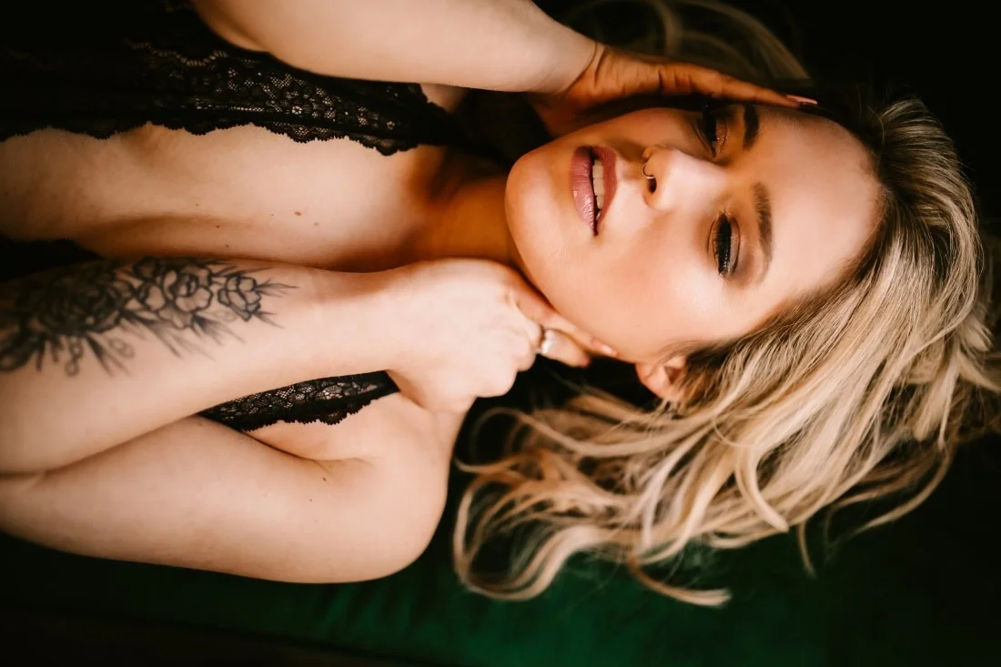 Courtney’s boudoir image 4