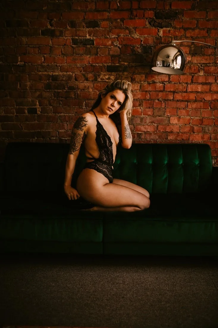 Courtney’s boudoir image 5