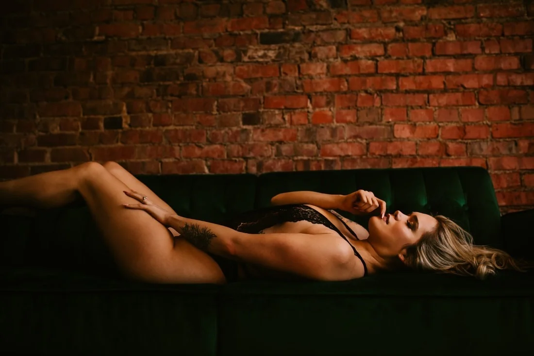 Courtney’s boudoir image 8