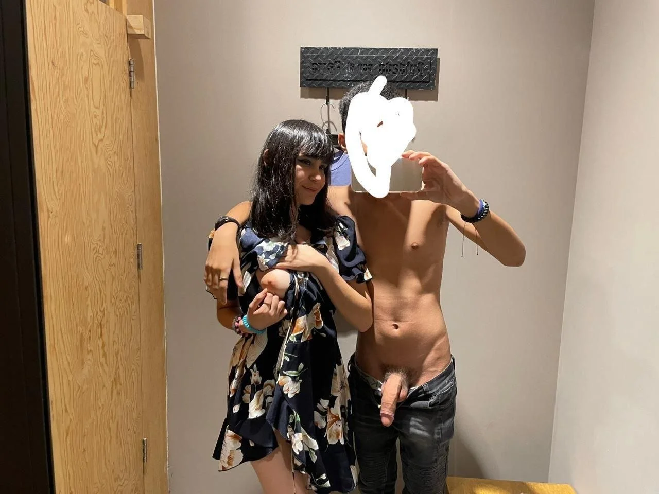 Si tienen más fotos o videos de ella pase al dm image 5