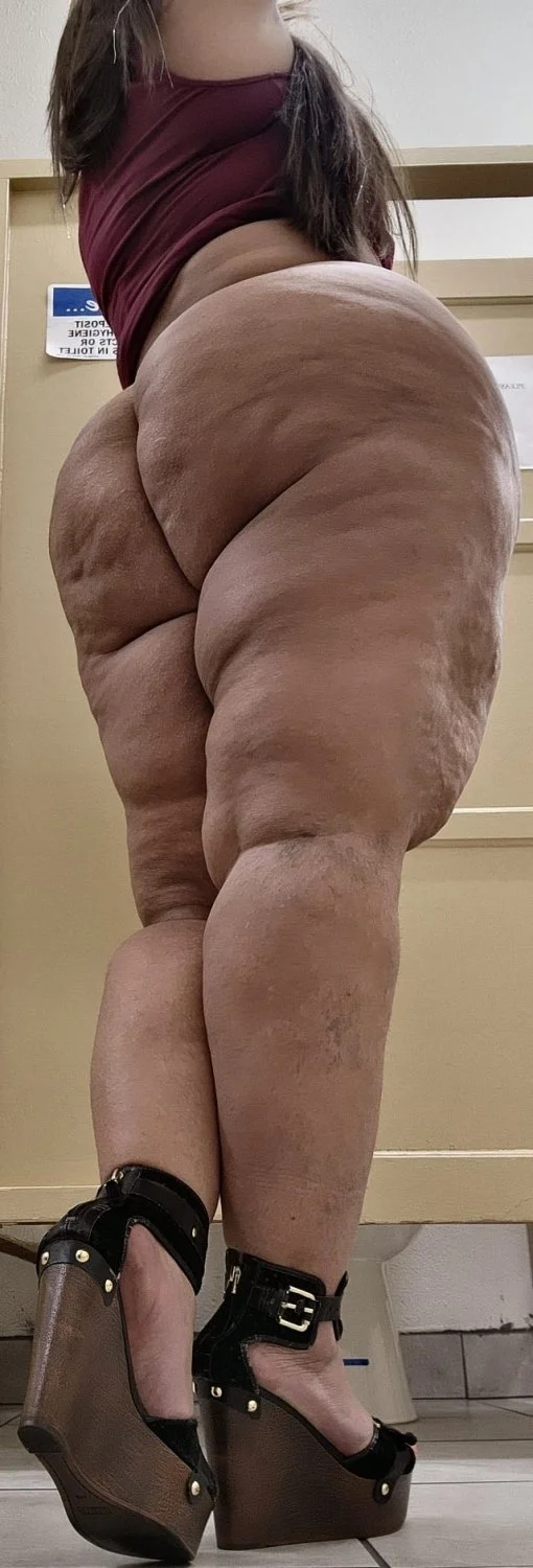 French Milf Sent Me These image 2