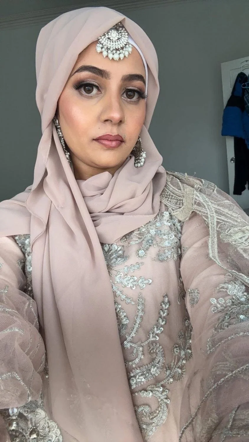 Sexy Pakistani hijabi slut main image