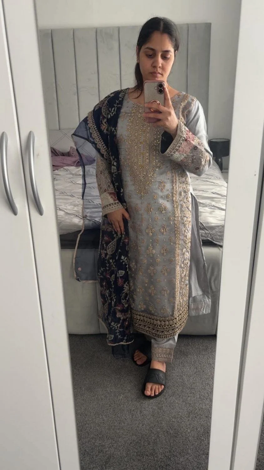 Sexy Pakistani hijabi slut image 6