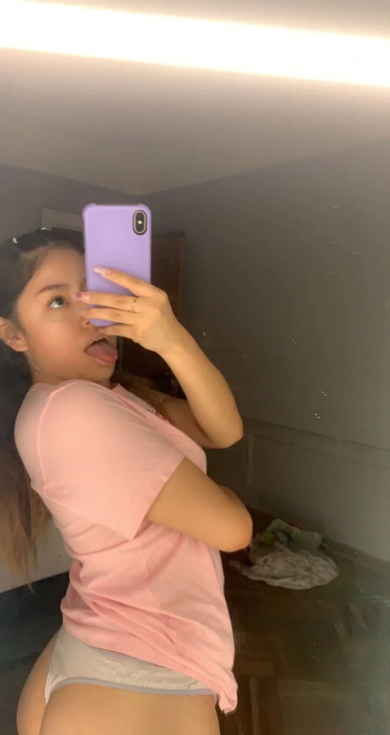 Do y’all like my bitch? Sexy Latina image 4