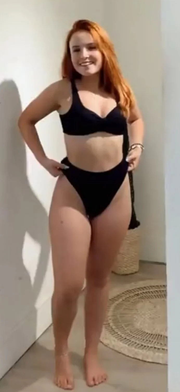 Essa Larissa Manoela tá uma delícia 🥵🥵🥵😛😛 image 5