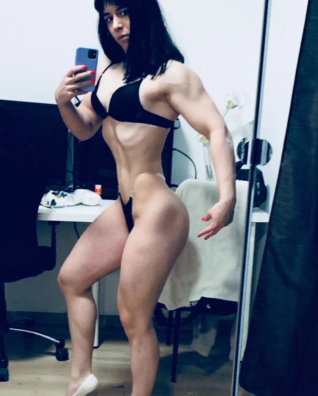 Courtney Muscled Woman image 8