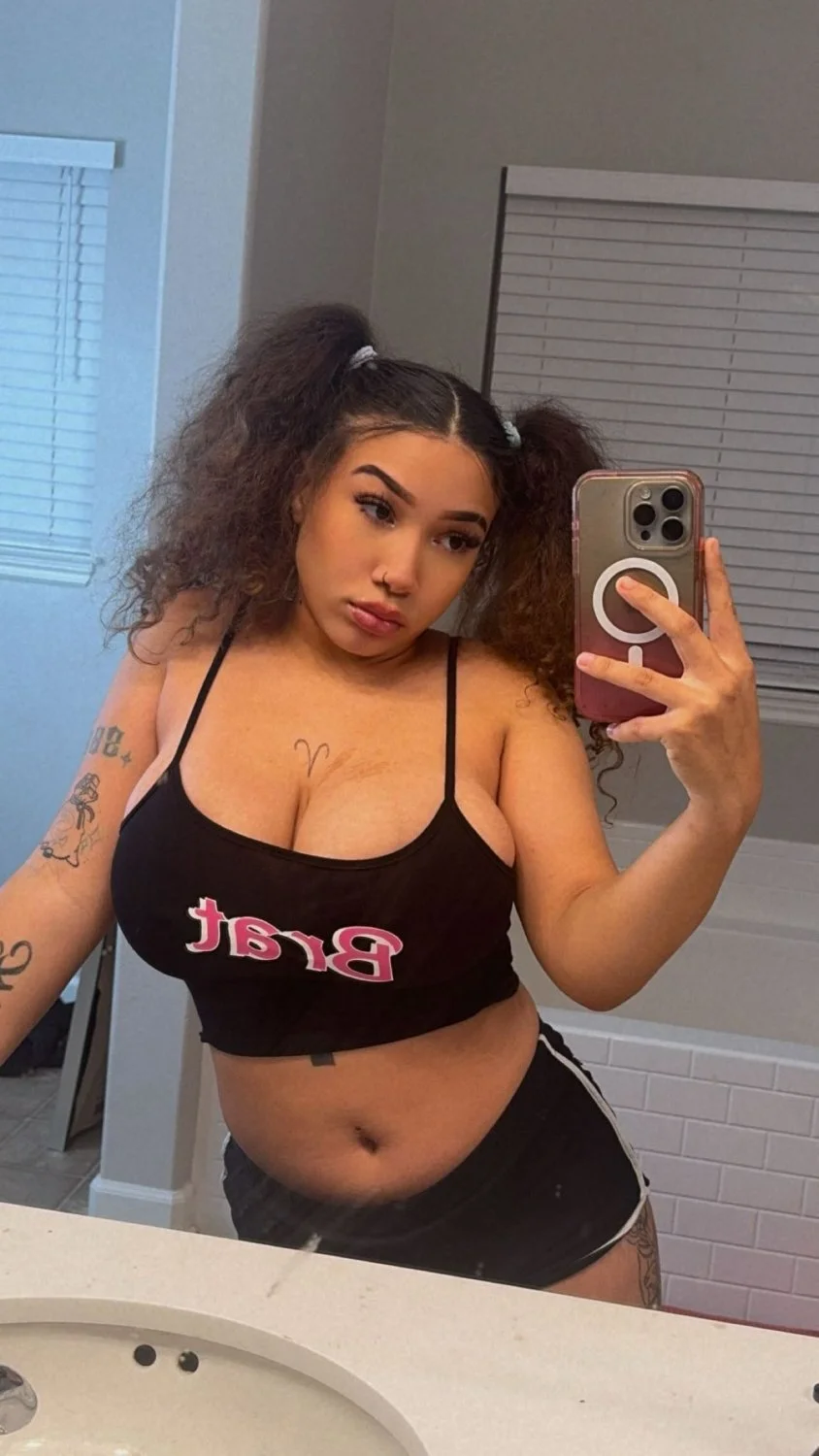 Busty Black Bop Jocelyn image 5