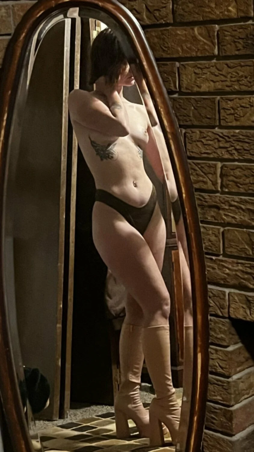 Slutty short hair image 14