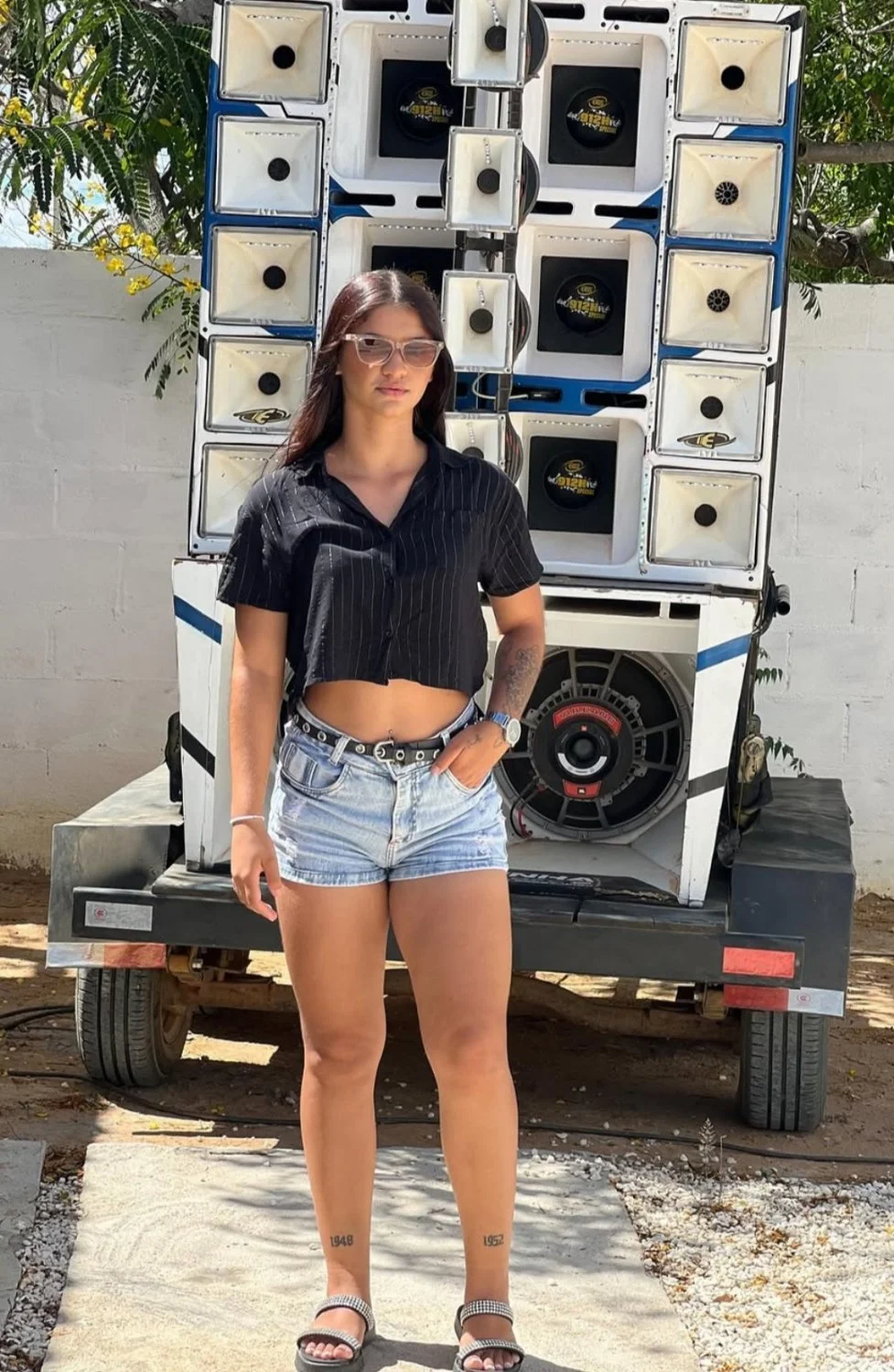 Vazou fotos de novinha gostosa mostrando a bucetinha e a bundinha image 16