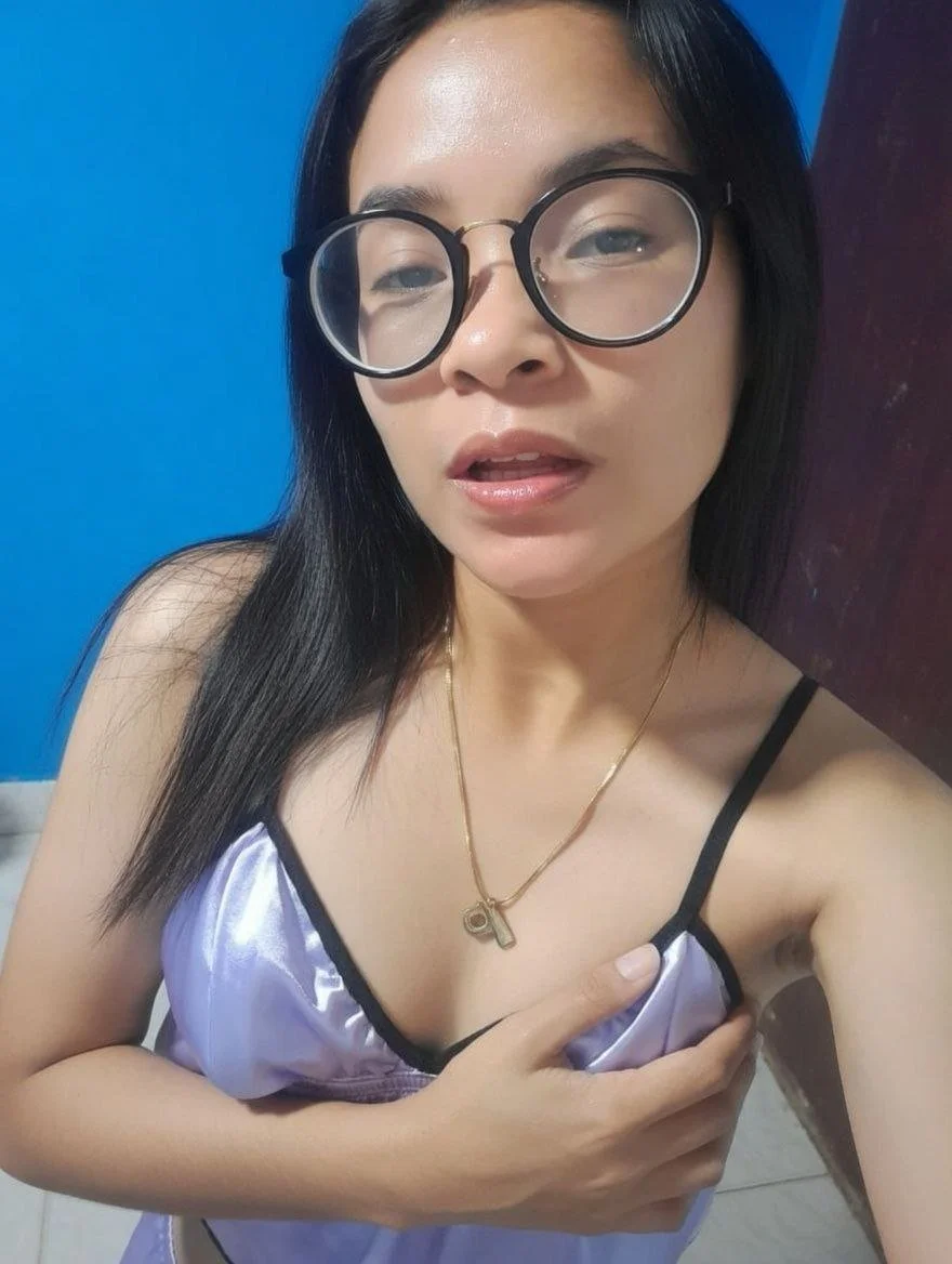 CORNUDO ENTREGA A SU NOVIA , MI NUEVA PUTA VENEZOLANA LATINA image 7