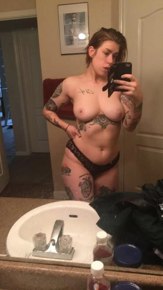 Leaked nudes 1 image 2