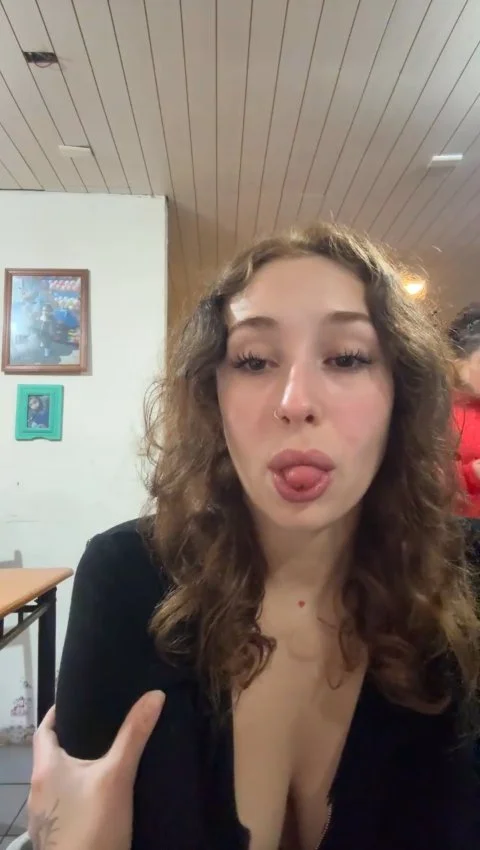 Isabella Cacheada image 1