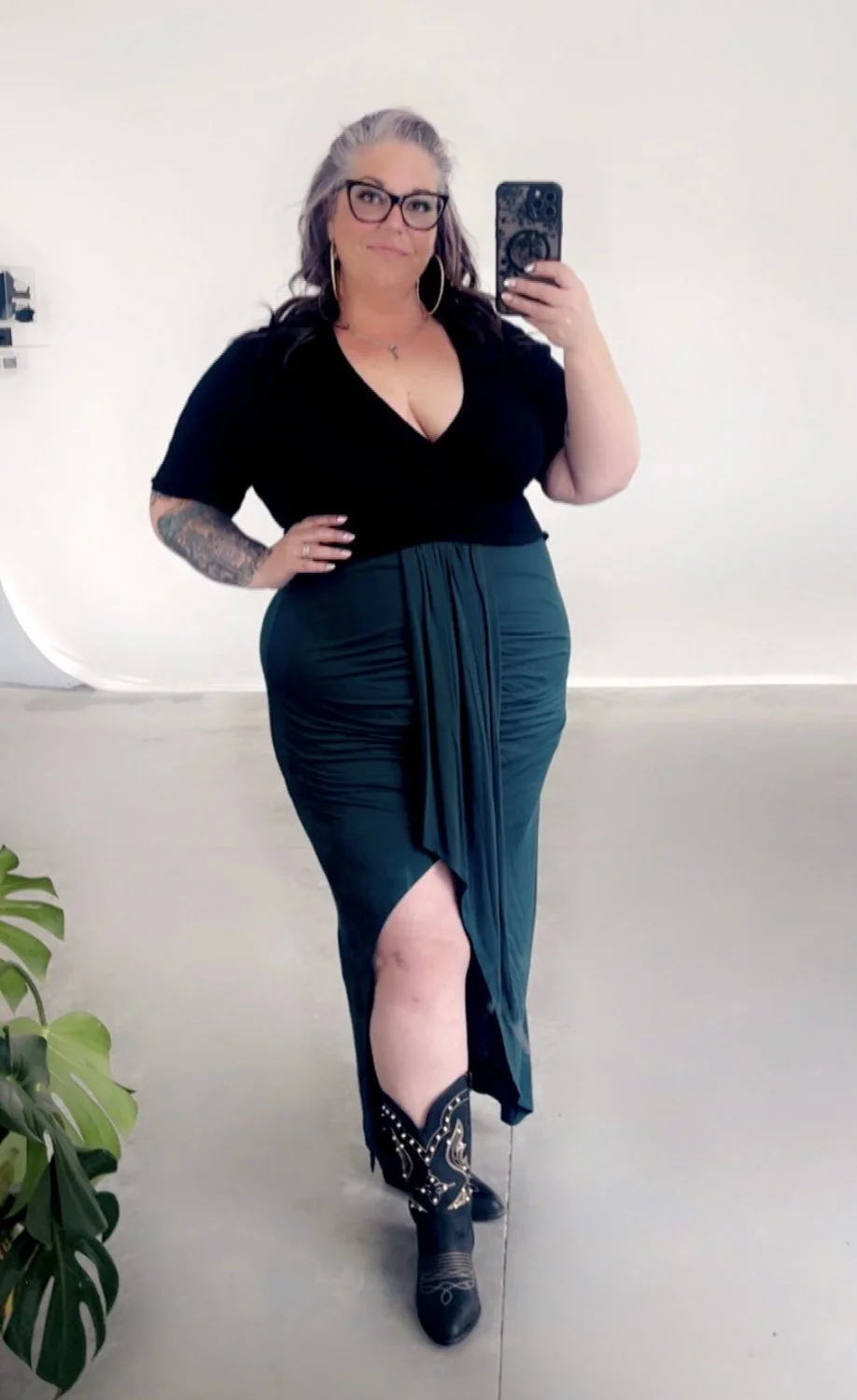 Th1ck Matur3 Bbw b0otY ! image 3