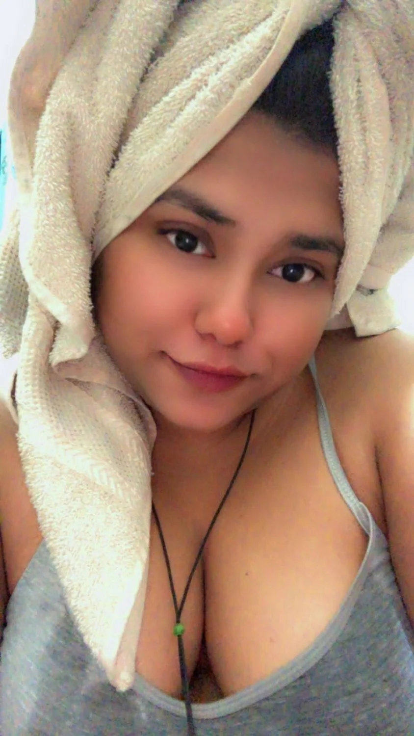476 - Thick Indian gf leaked image 10