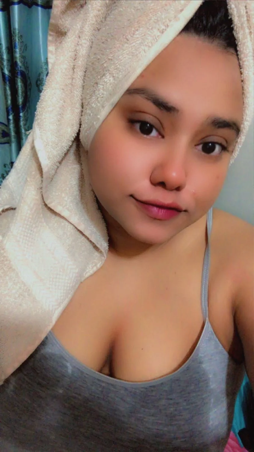 476 - Thick Indian gf leaked image 6