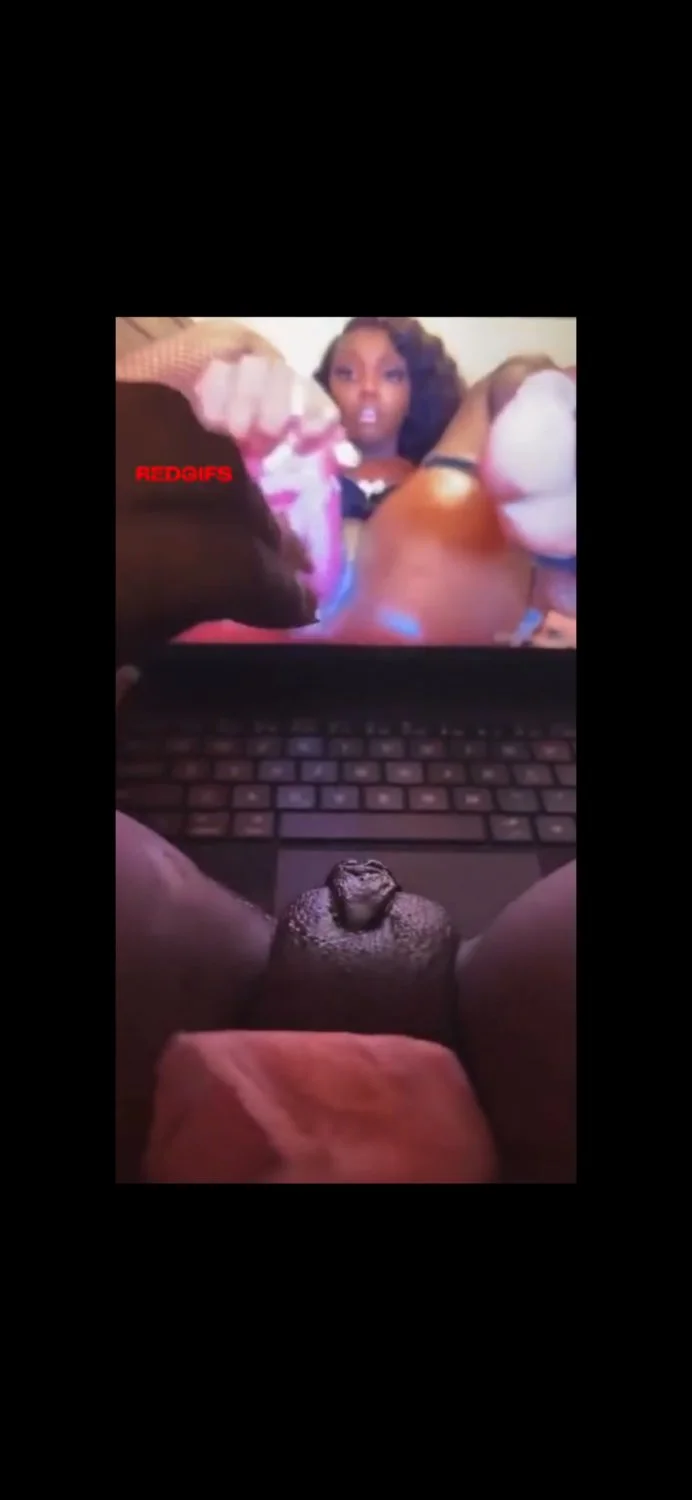 Horny Ebony playing with her phat & wet pussy 🥵🍑🔥 main image