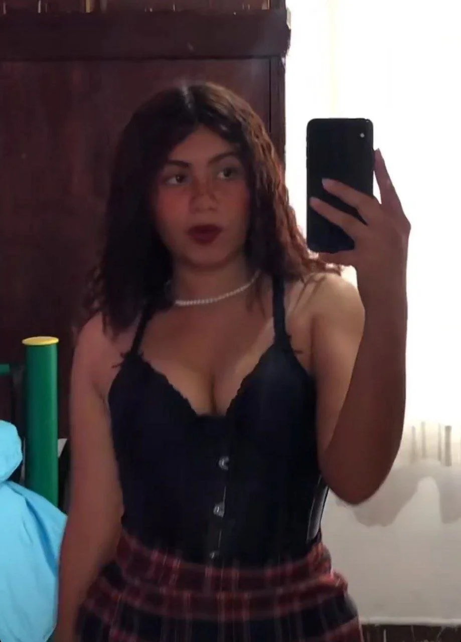 Colocha linda morocha culona y tetona rica del trabajo nudes image 4