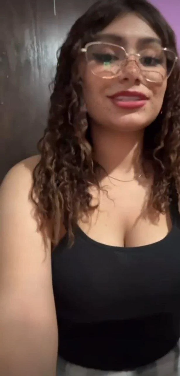 Colocha linda morocha culona y tetona rica del trabajo nudes image 5